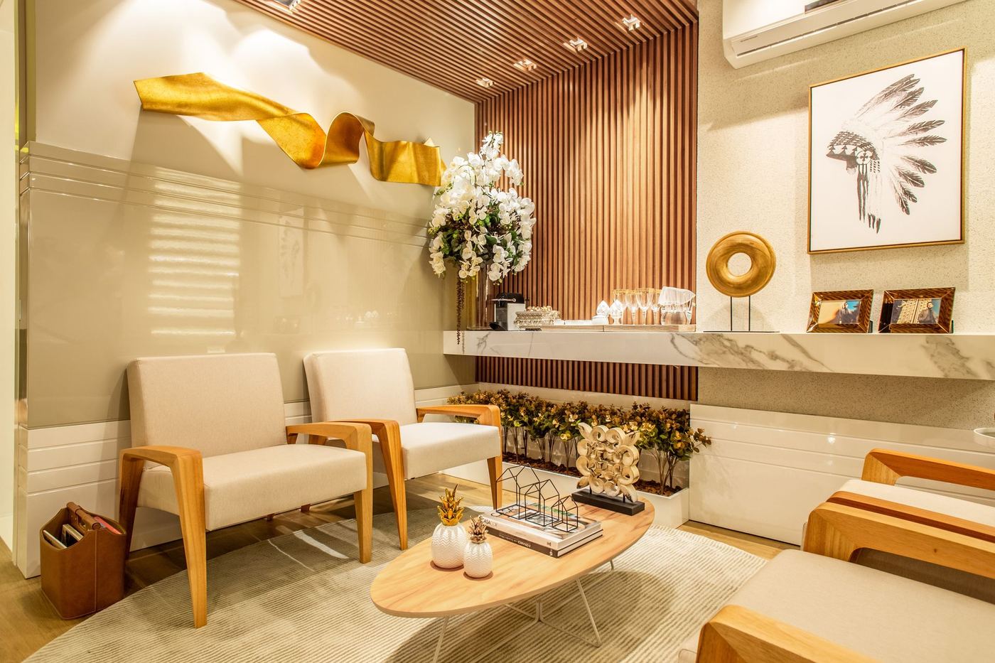 Interior residencial moderno con acabados de alta gama